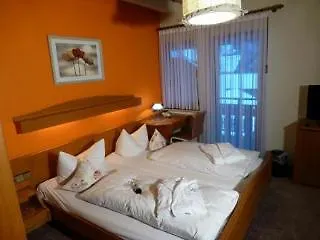 호텔 Akzent Hubertus 3*